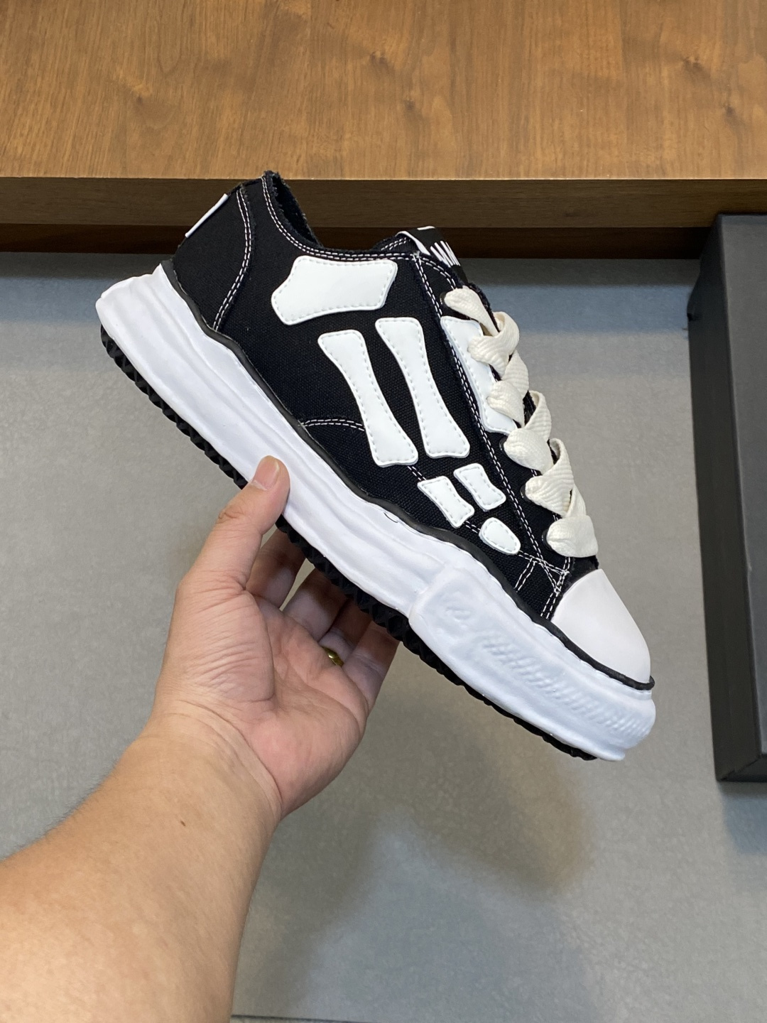 Amiri shoe