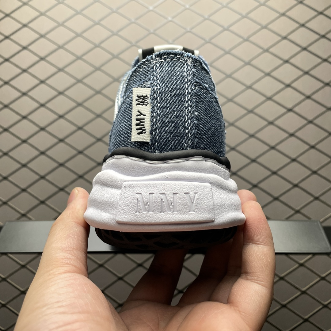 Amiri shoe