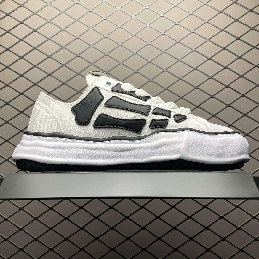 Amiri shoe