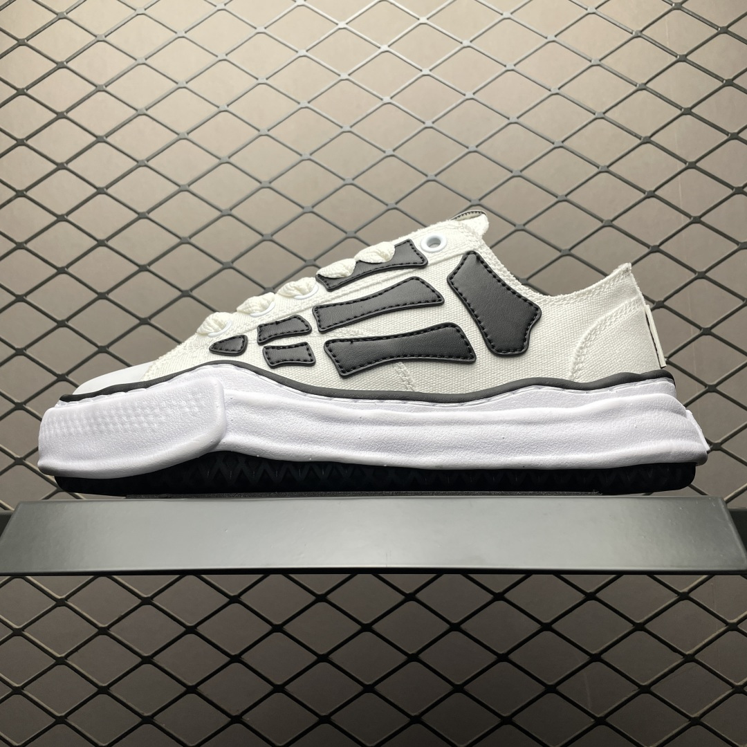 Amiri shoe