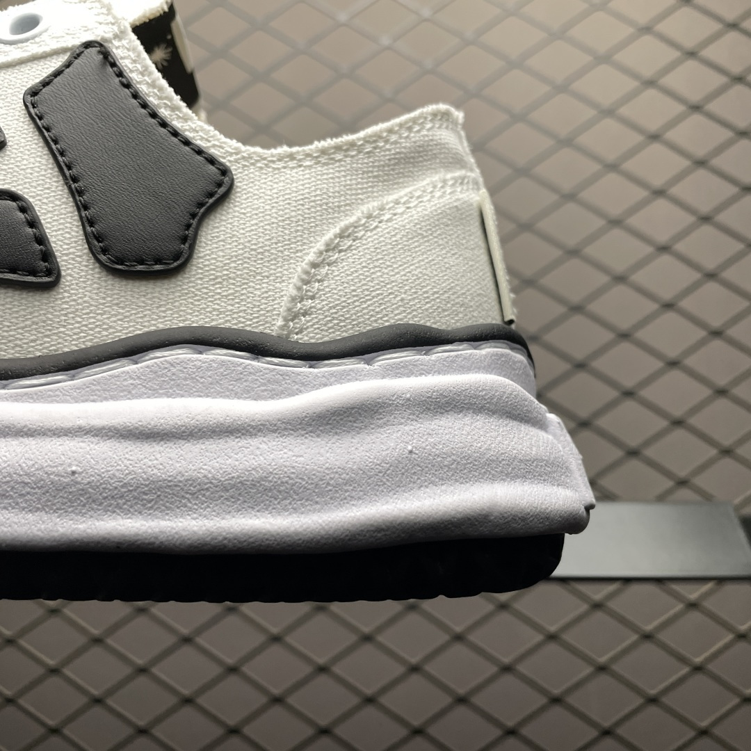 Amiri shoe