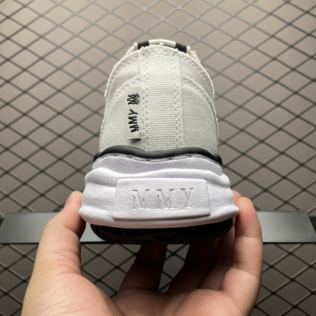 Amiri shoe