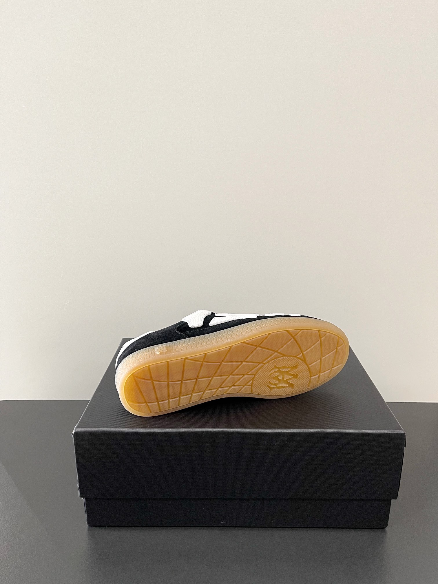 Amiri shoe