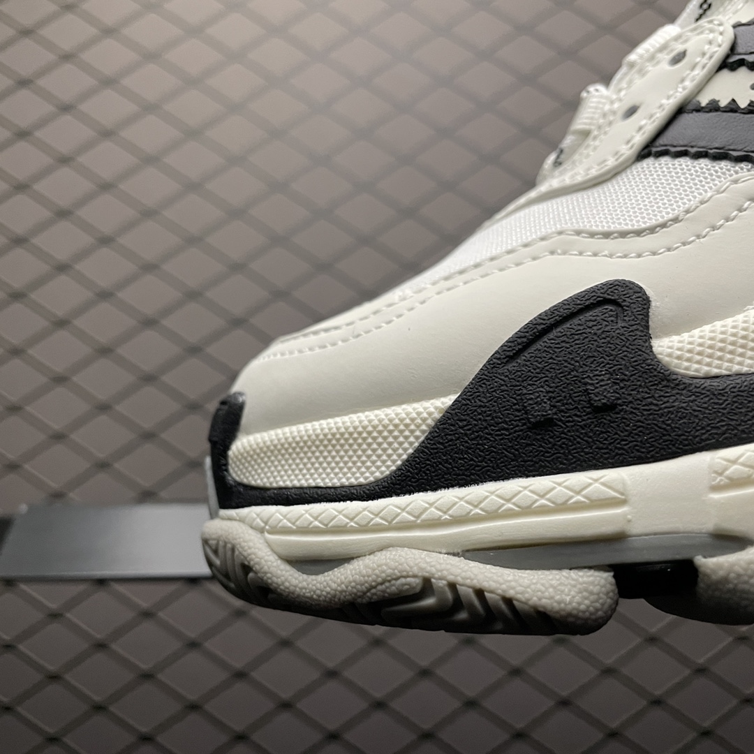 Balenciaga shoe