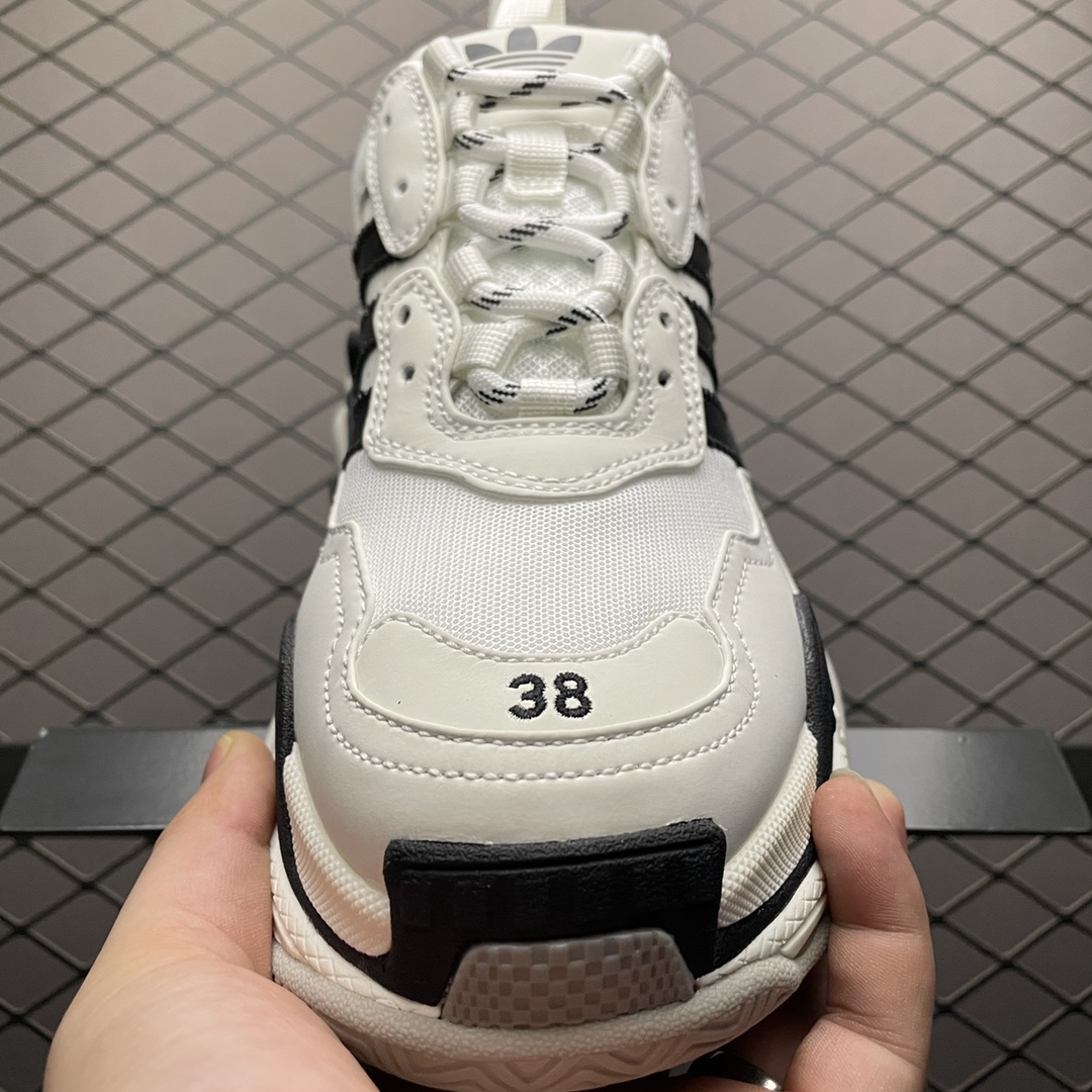 Balenciaga shoe