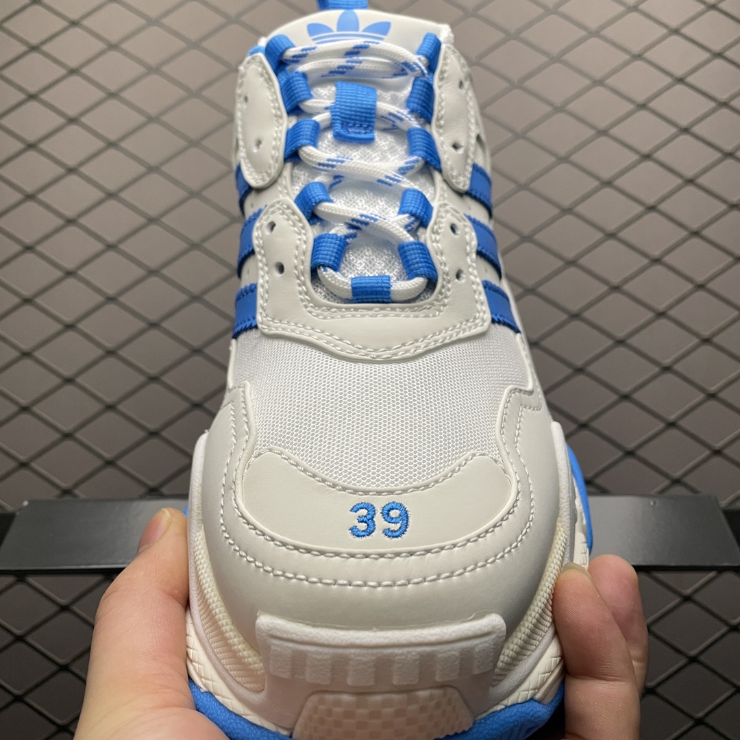 Balenciaga shoe