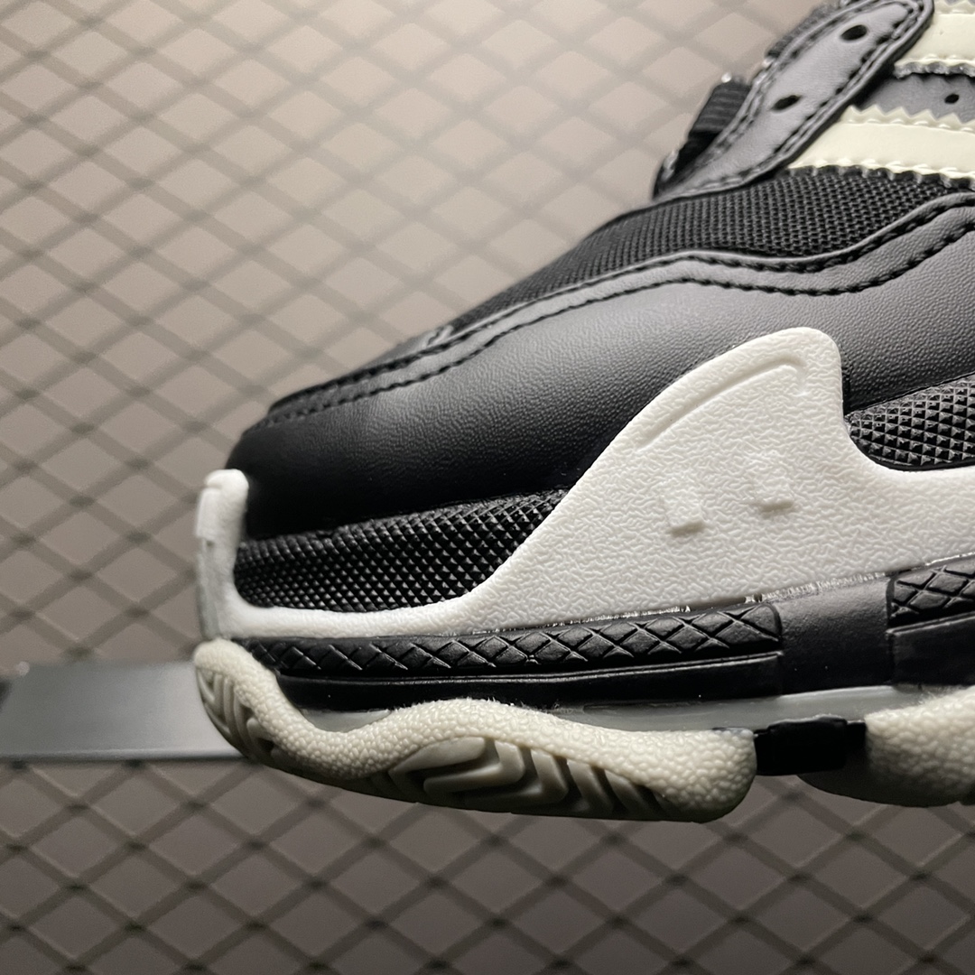 Balenciaga shoe