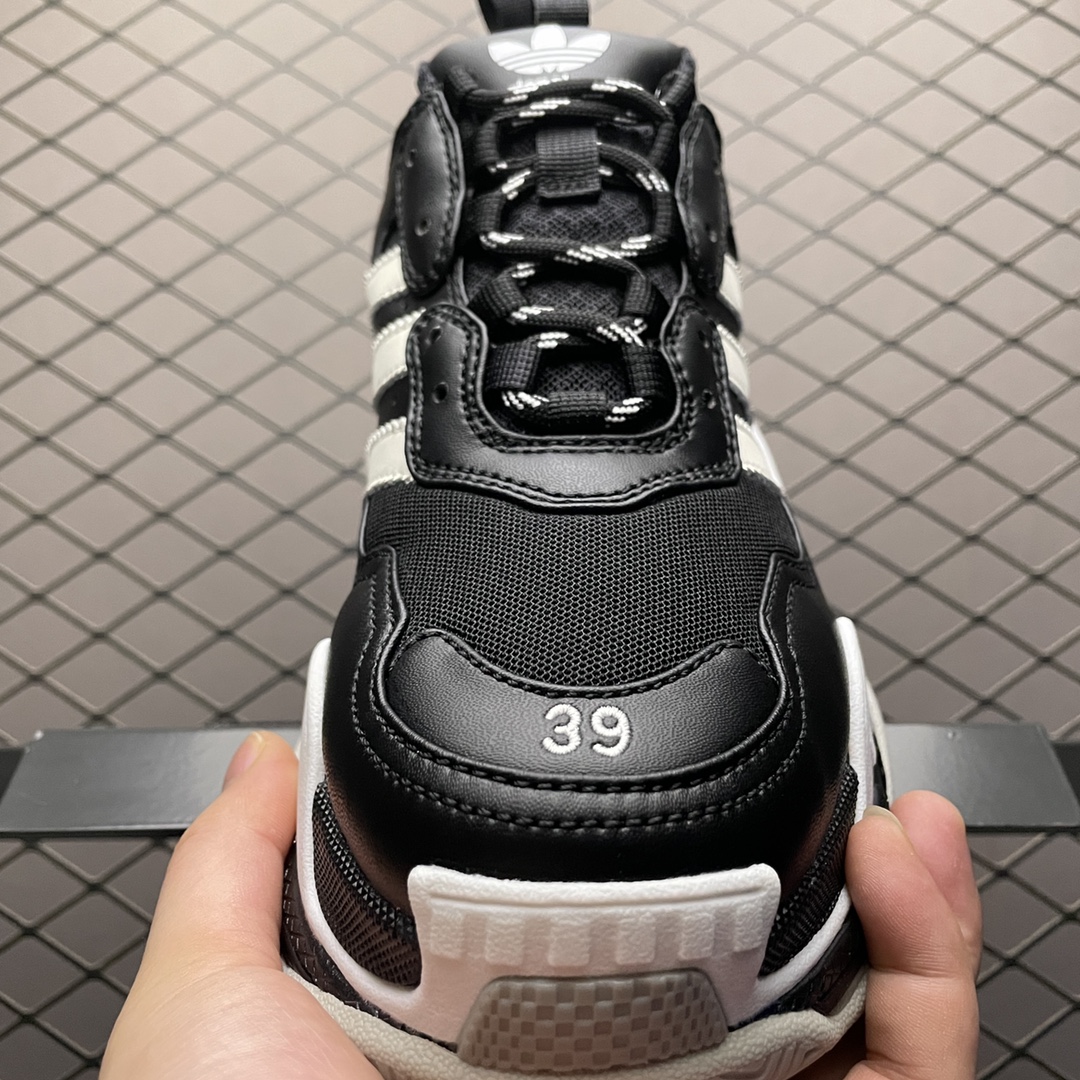 Balenciaga shoe