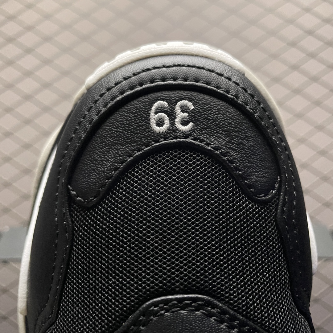 Balenciaga shoe