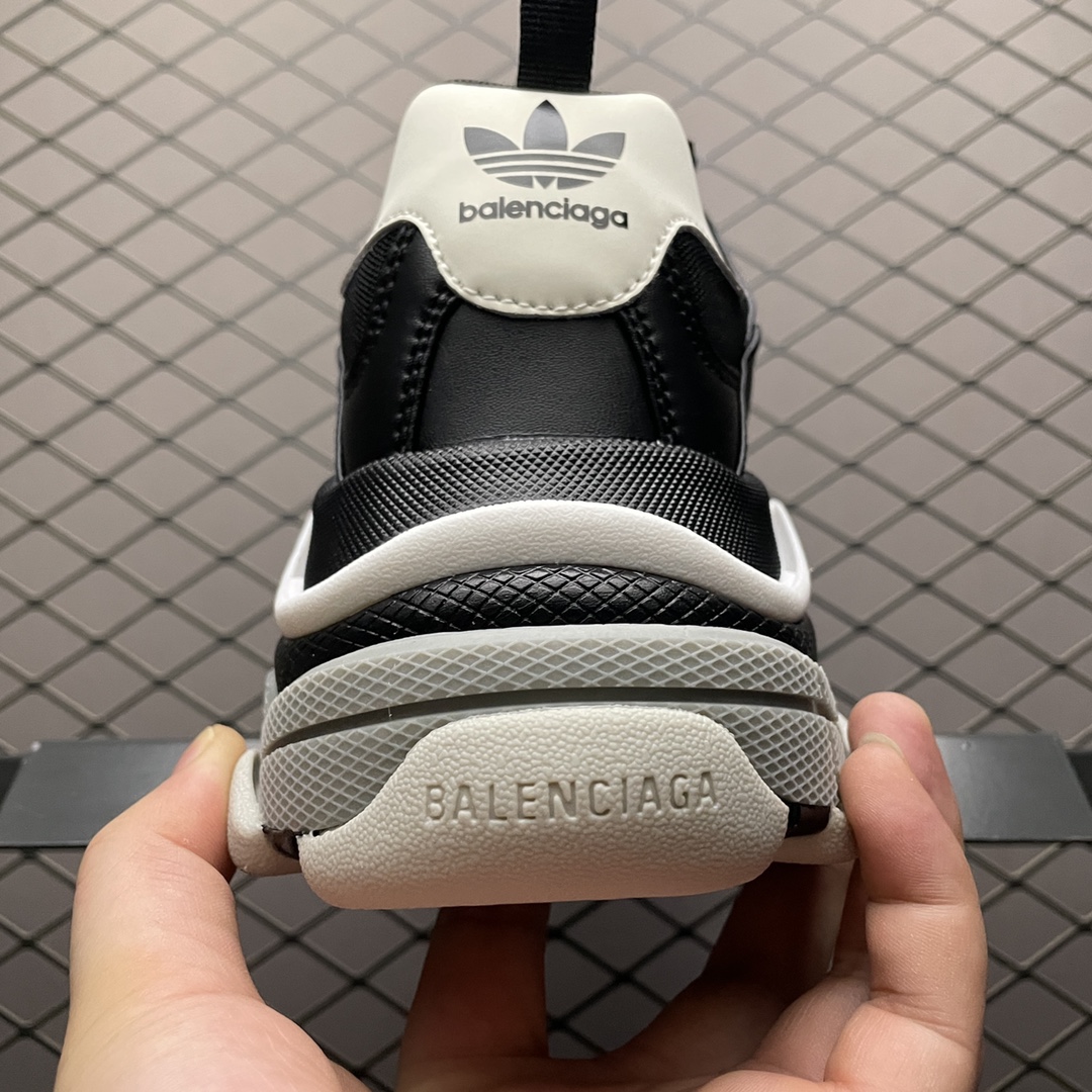 Balenciaga shoe