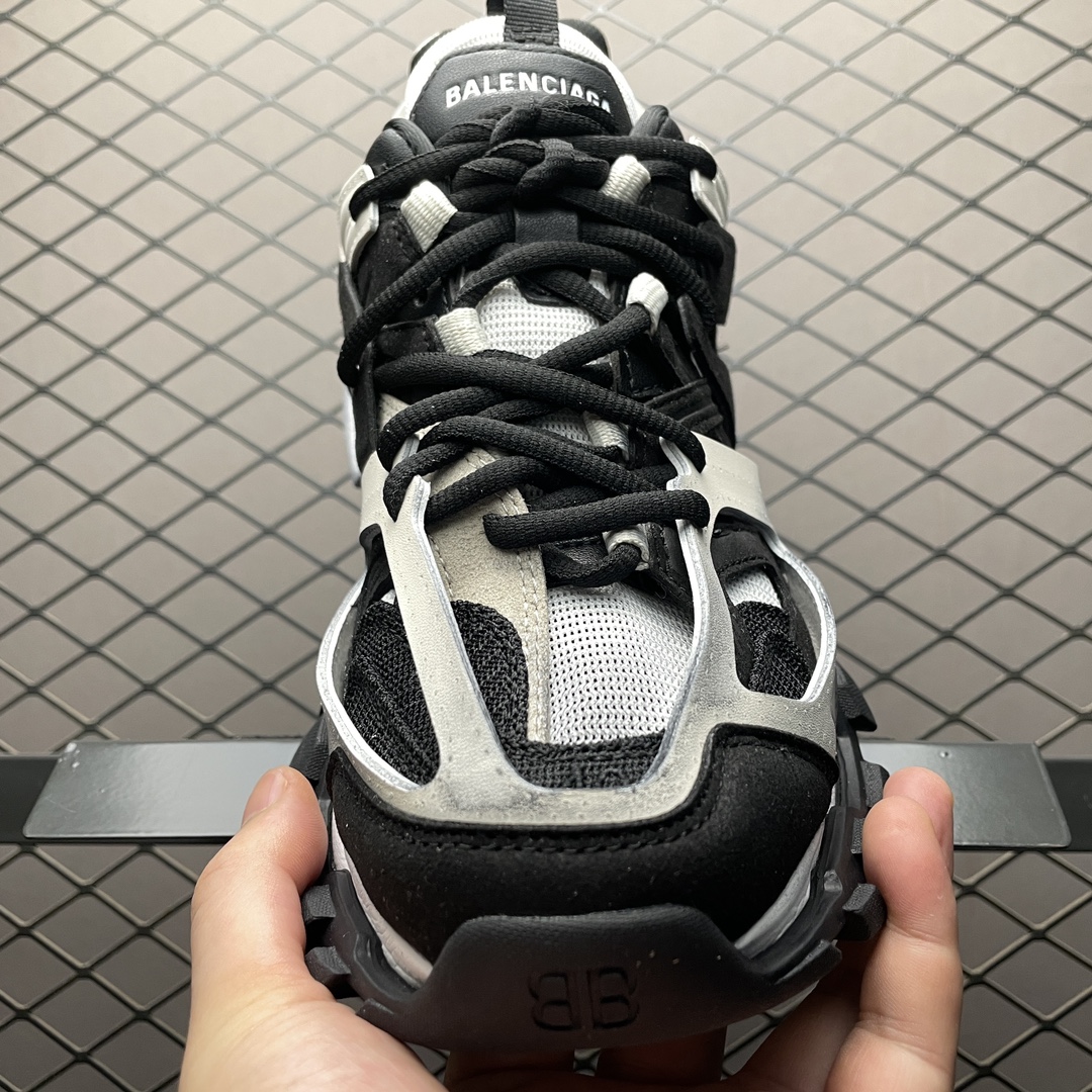 Balenciaga shoe