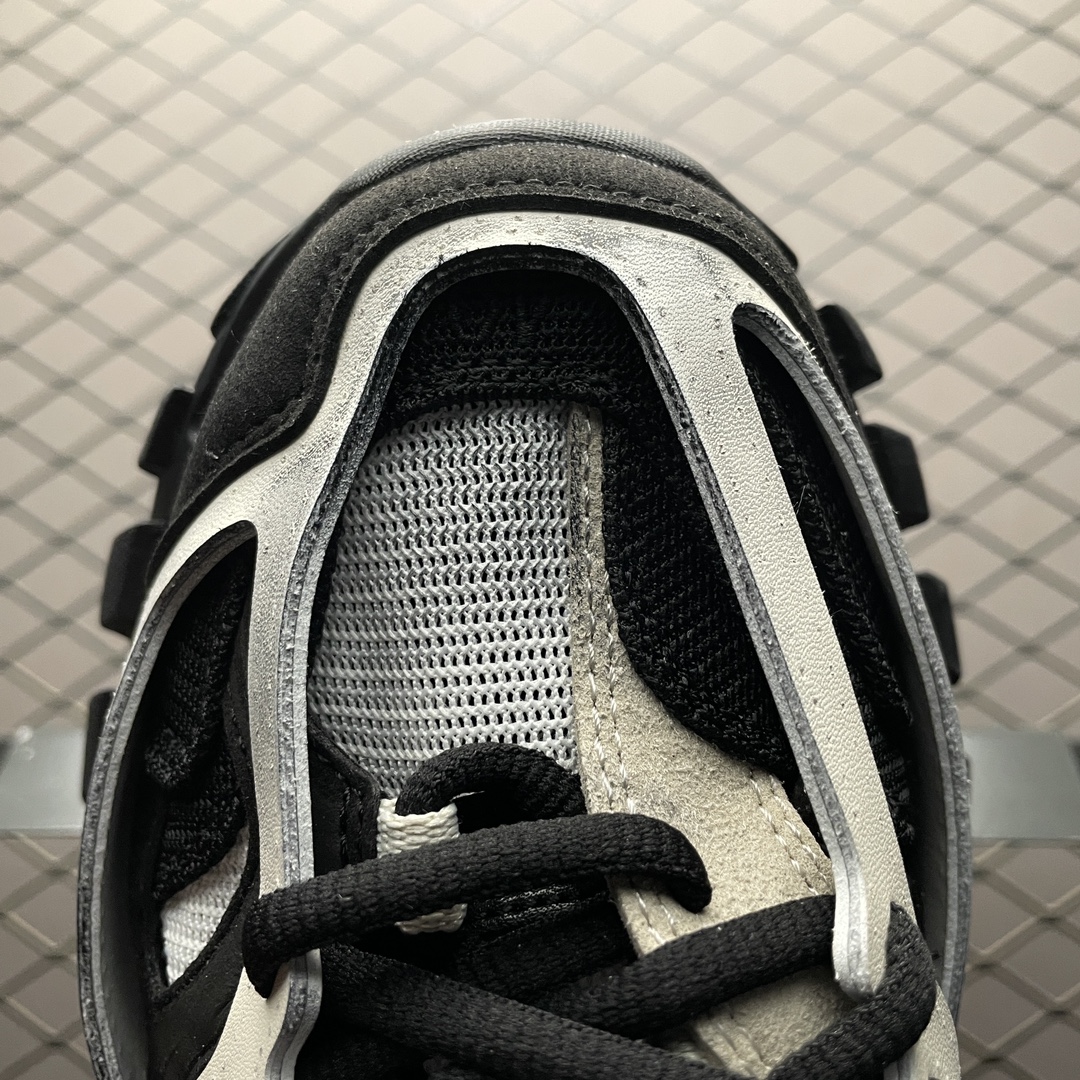 Balenciaga shoe