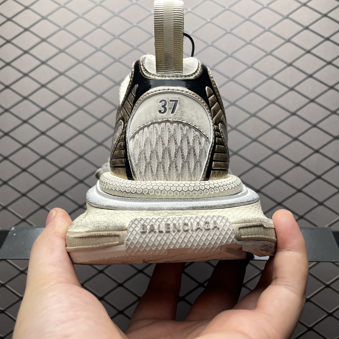 Balenciaga shoe