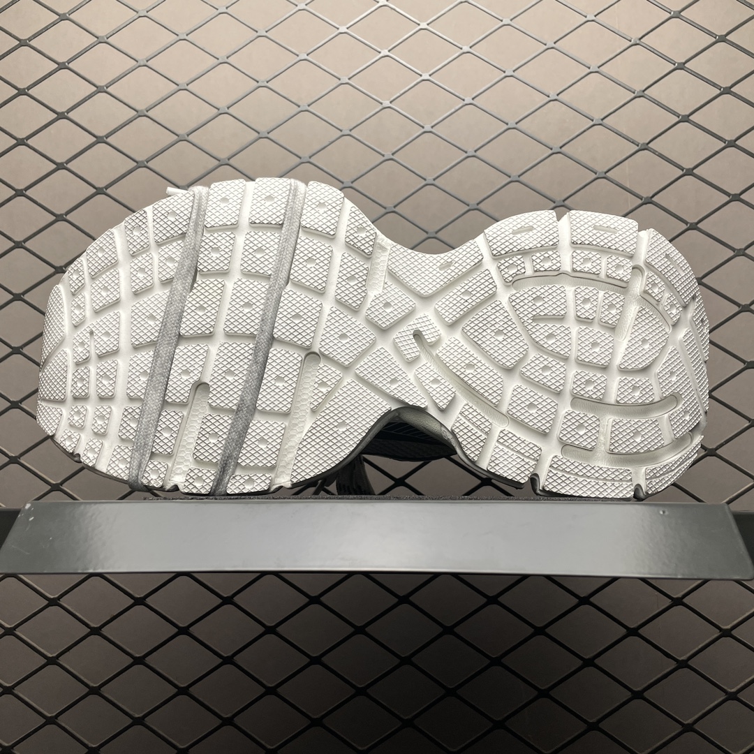 Balenciaga shoe
