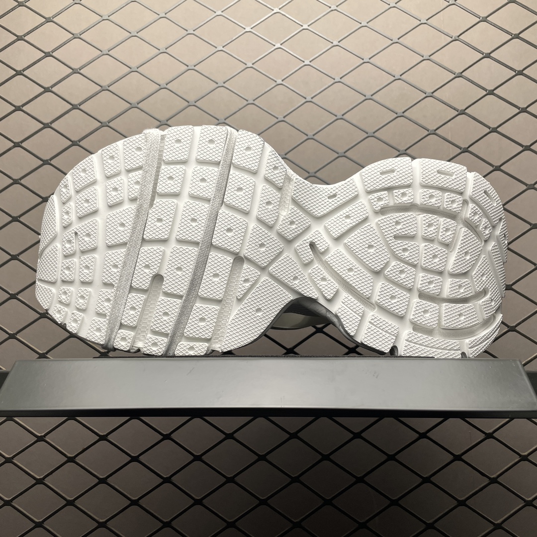 Balenciaga shoe