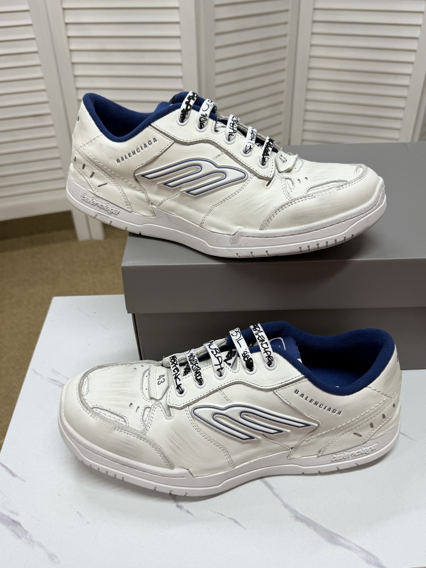 Balenciaga shoe