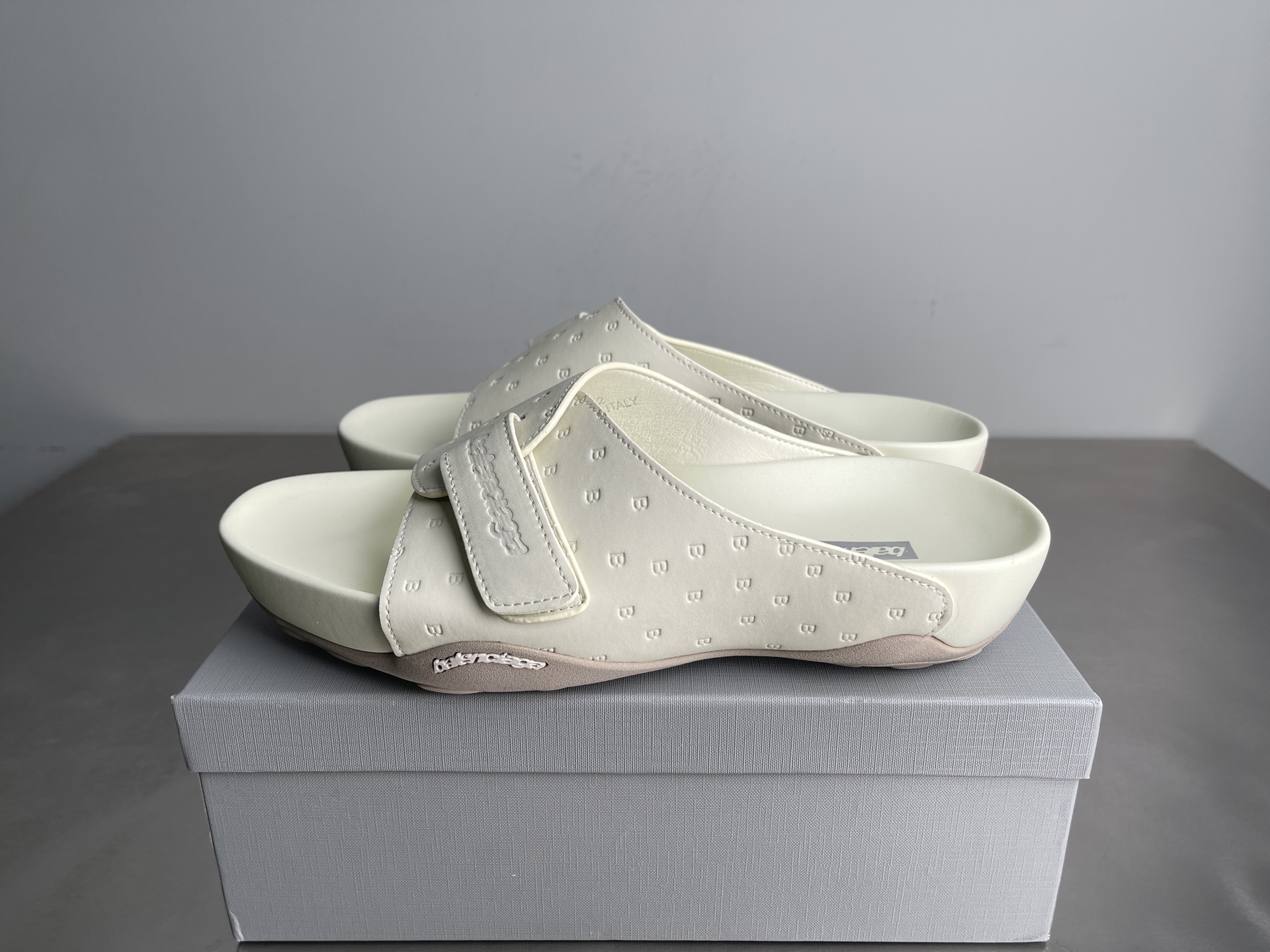 Balenciaga shoe