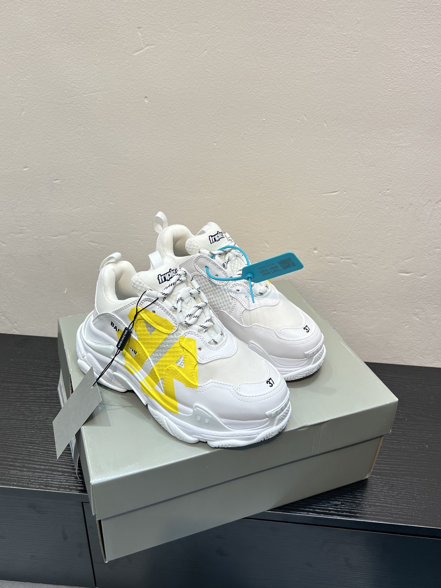 Balenciaga shoe