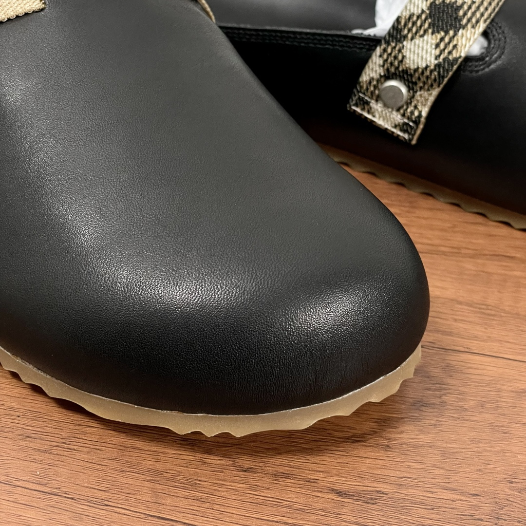 Burberry shoe