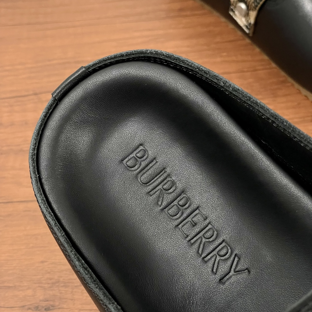 Burberry shoe