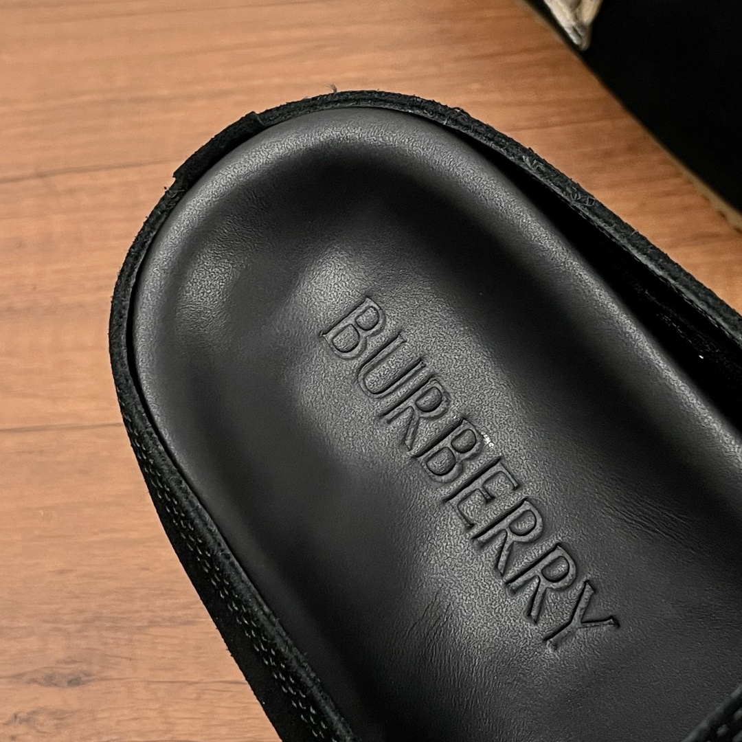 Burberry shoe