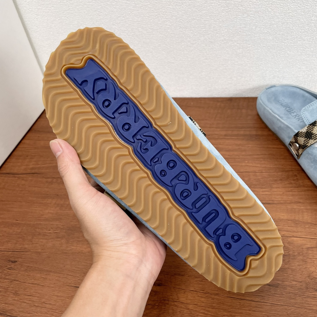 Burberry shoe
