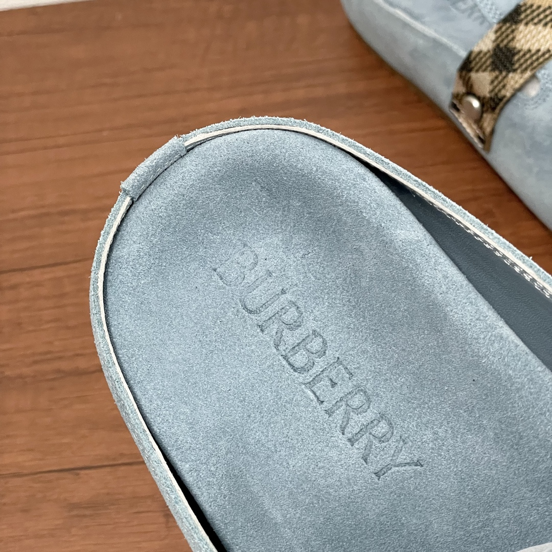 Burberry shoe