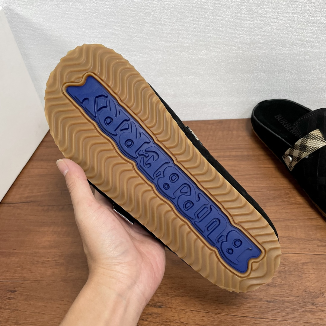 Burberry shoe