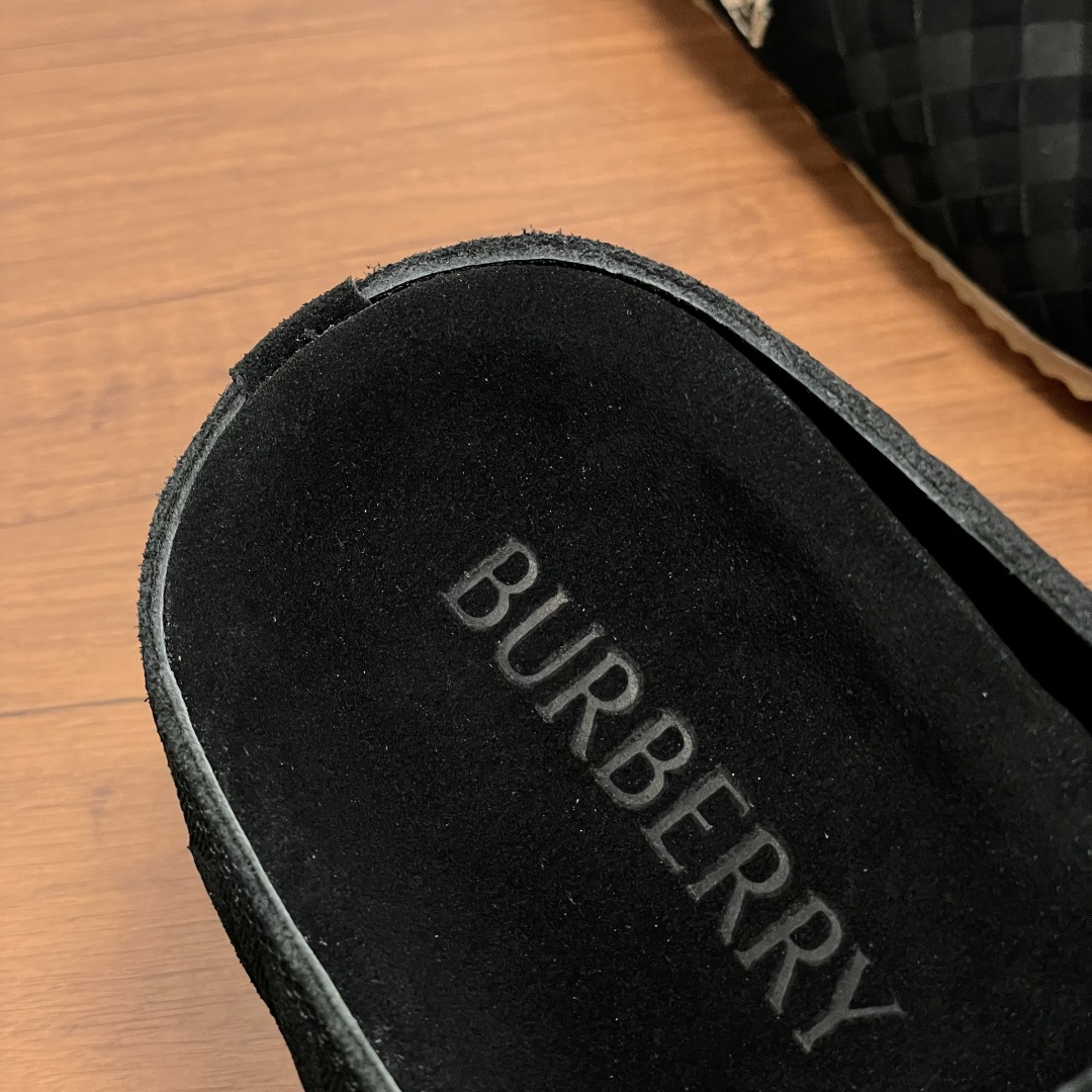 Burberry shoe