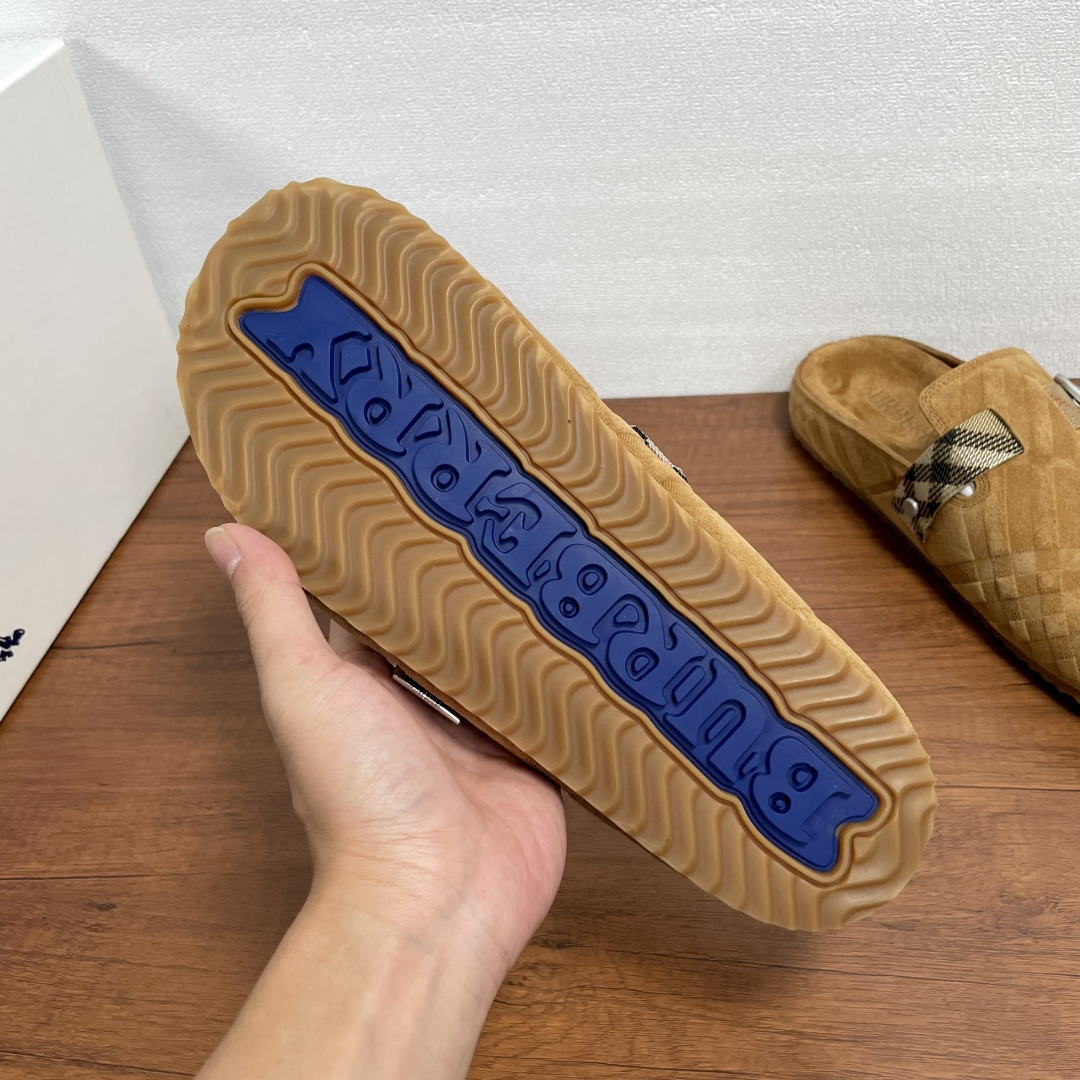 Burberry shoe