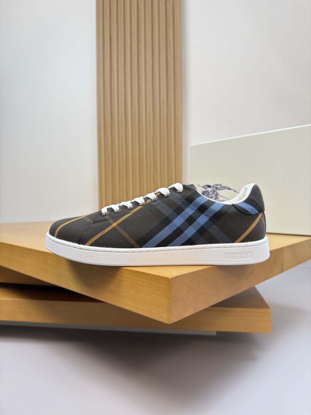 Burberry shoe