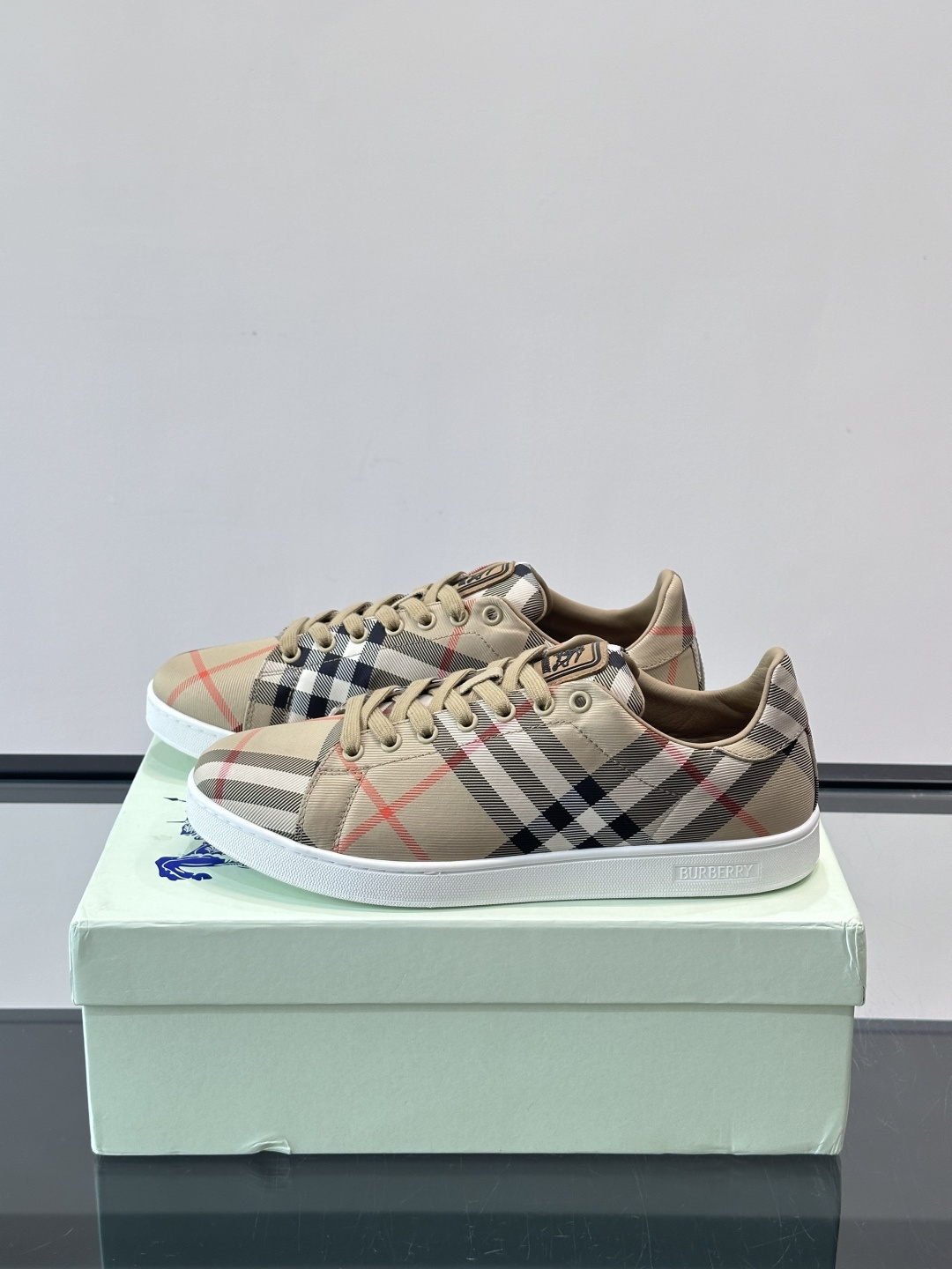 Burberry shoe