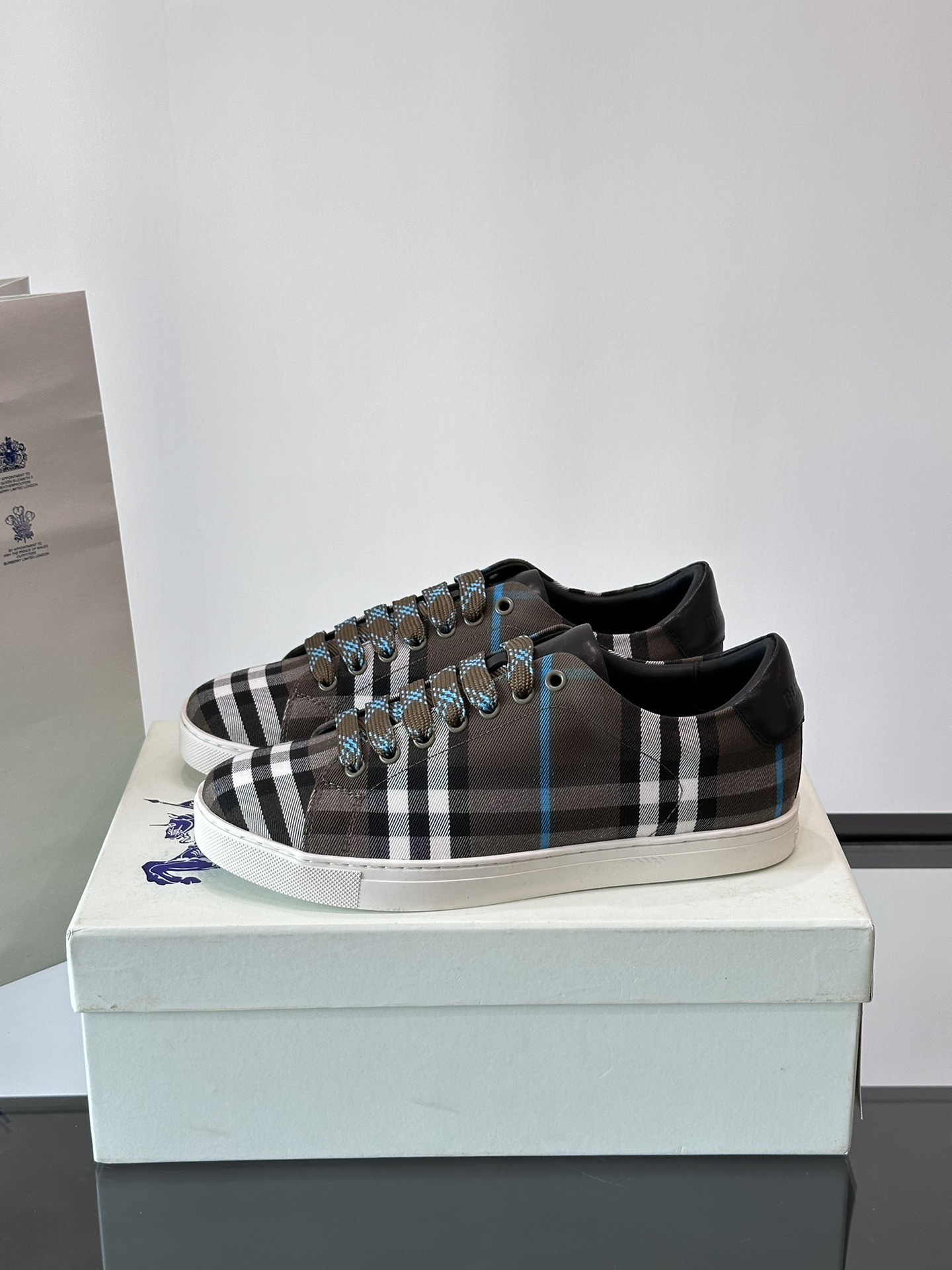 Burberry shoe