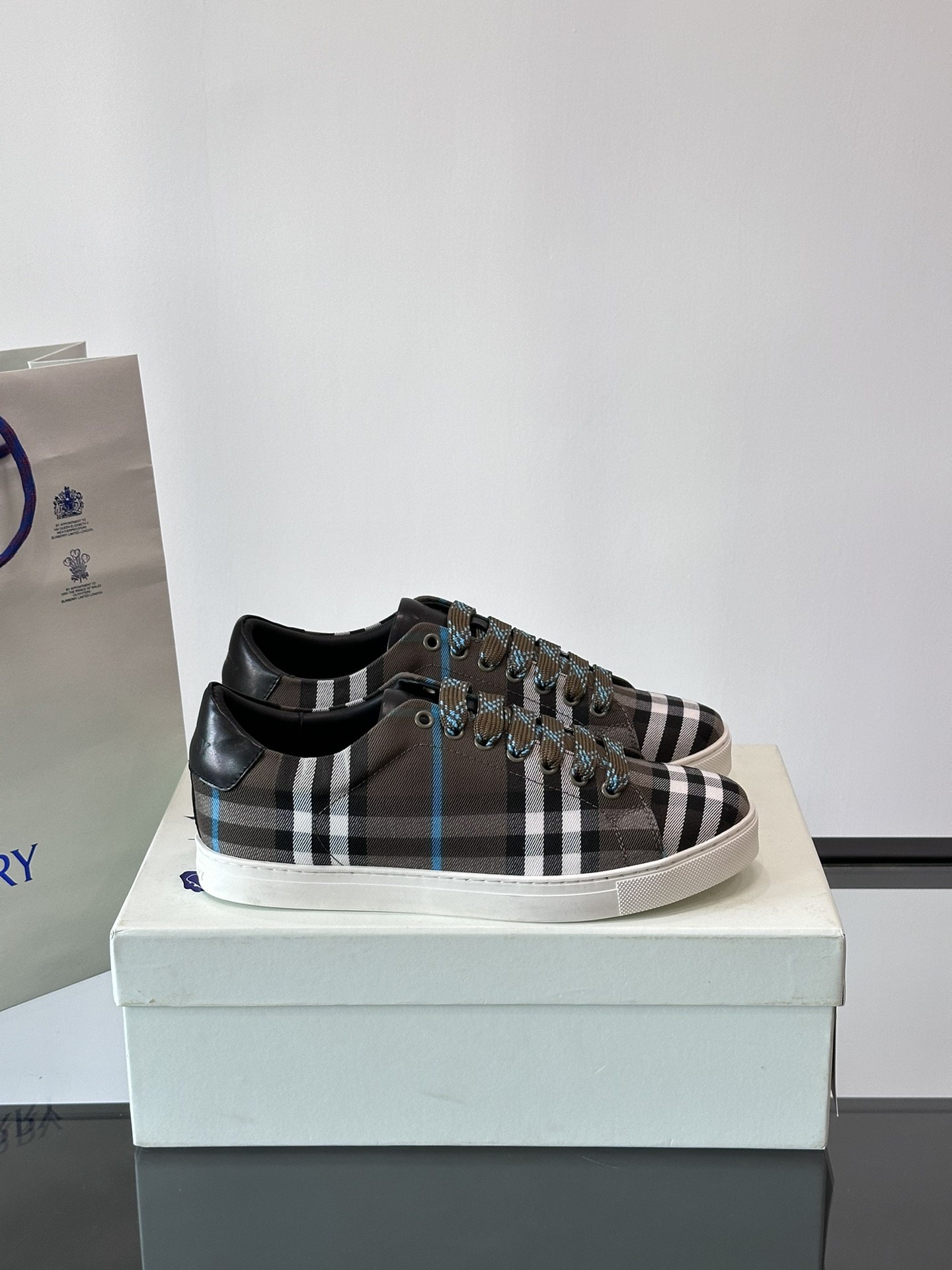 Burberry shoe