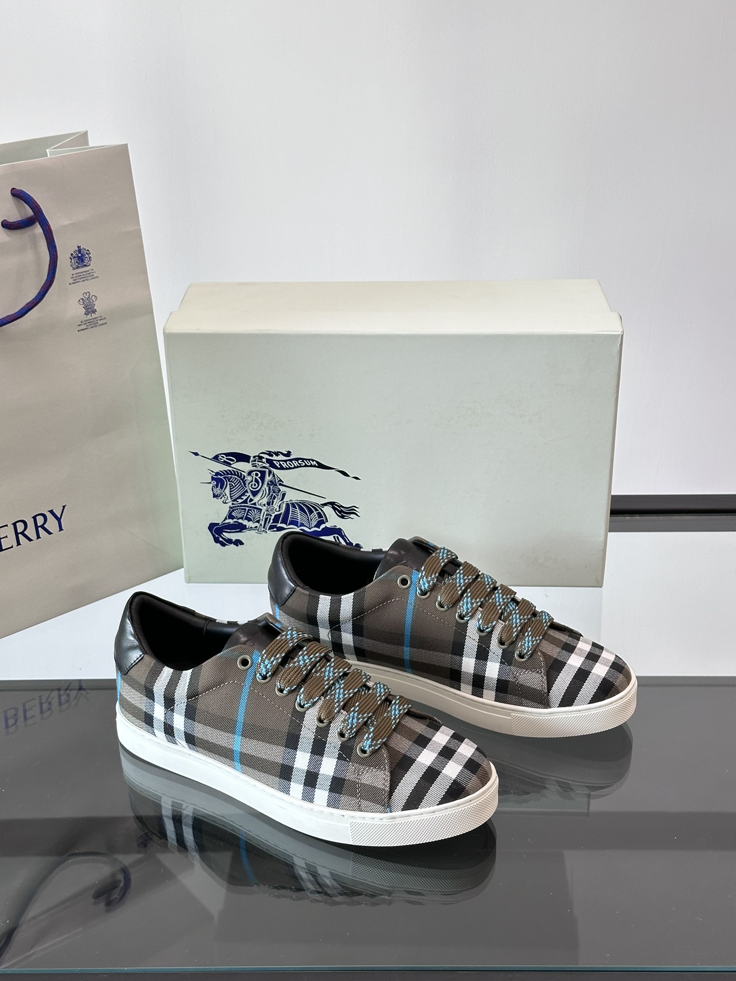 Burberry shoe
