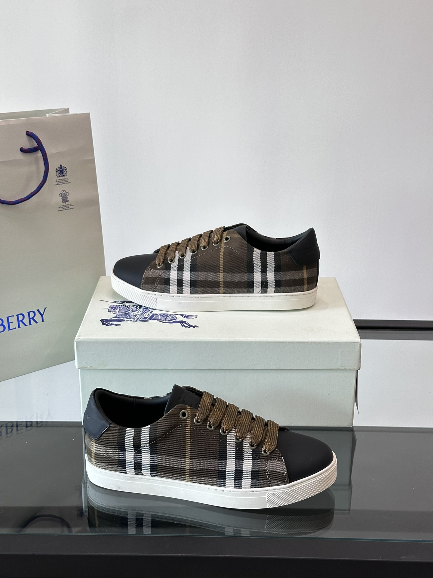 Burberry shoe