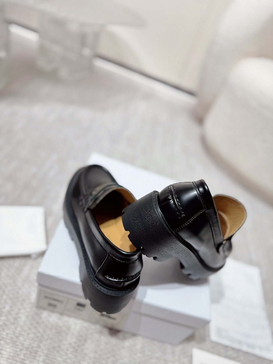 Cistian Louboutin