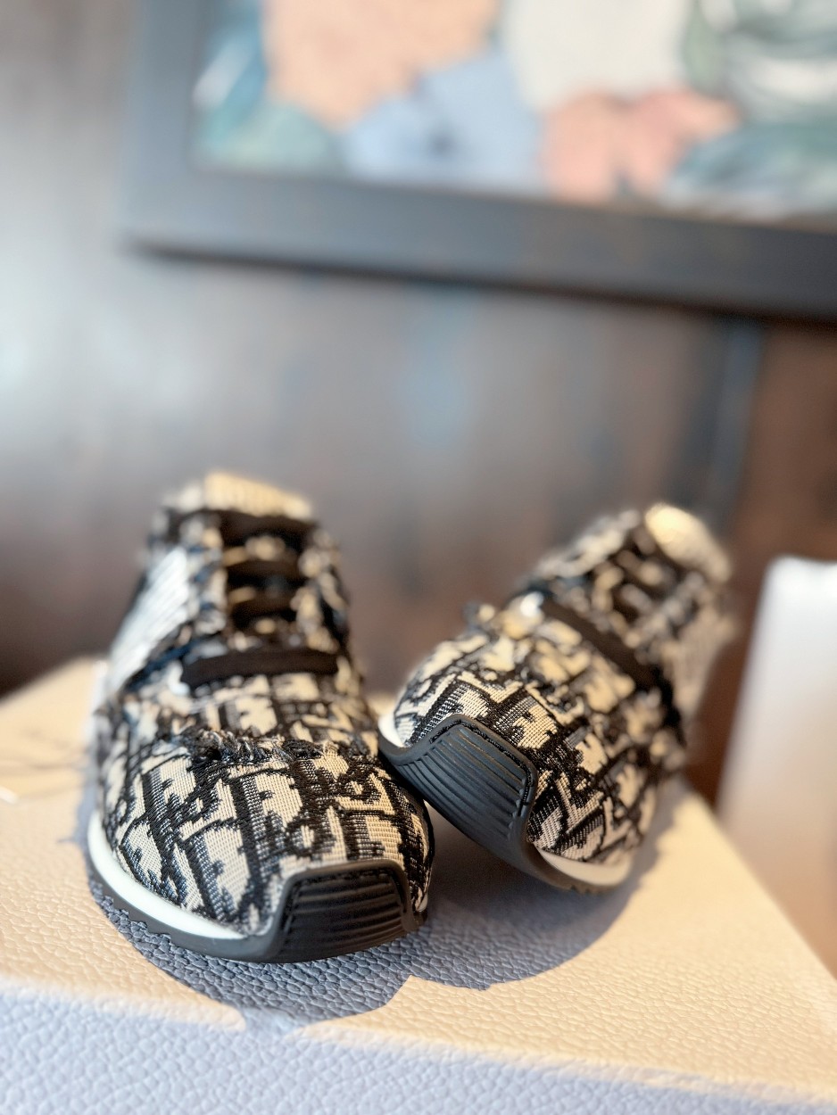 Cistian Louboutin