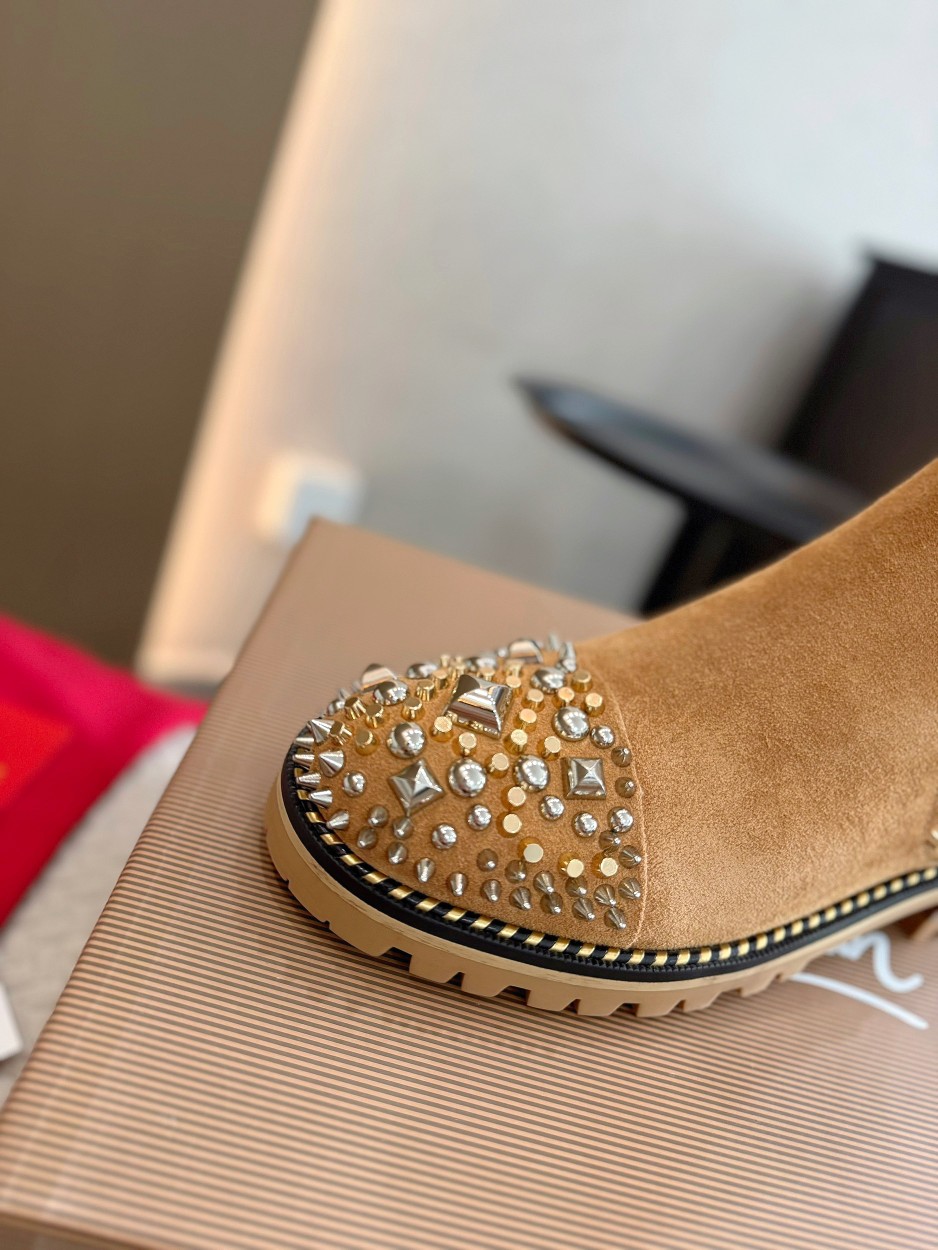 Cistian Louboutin