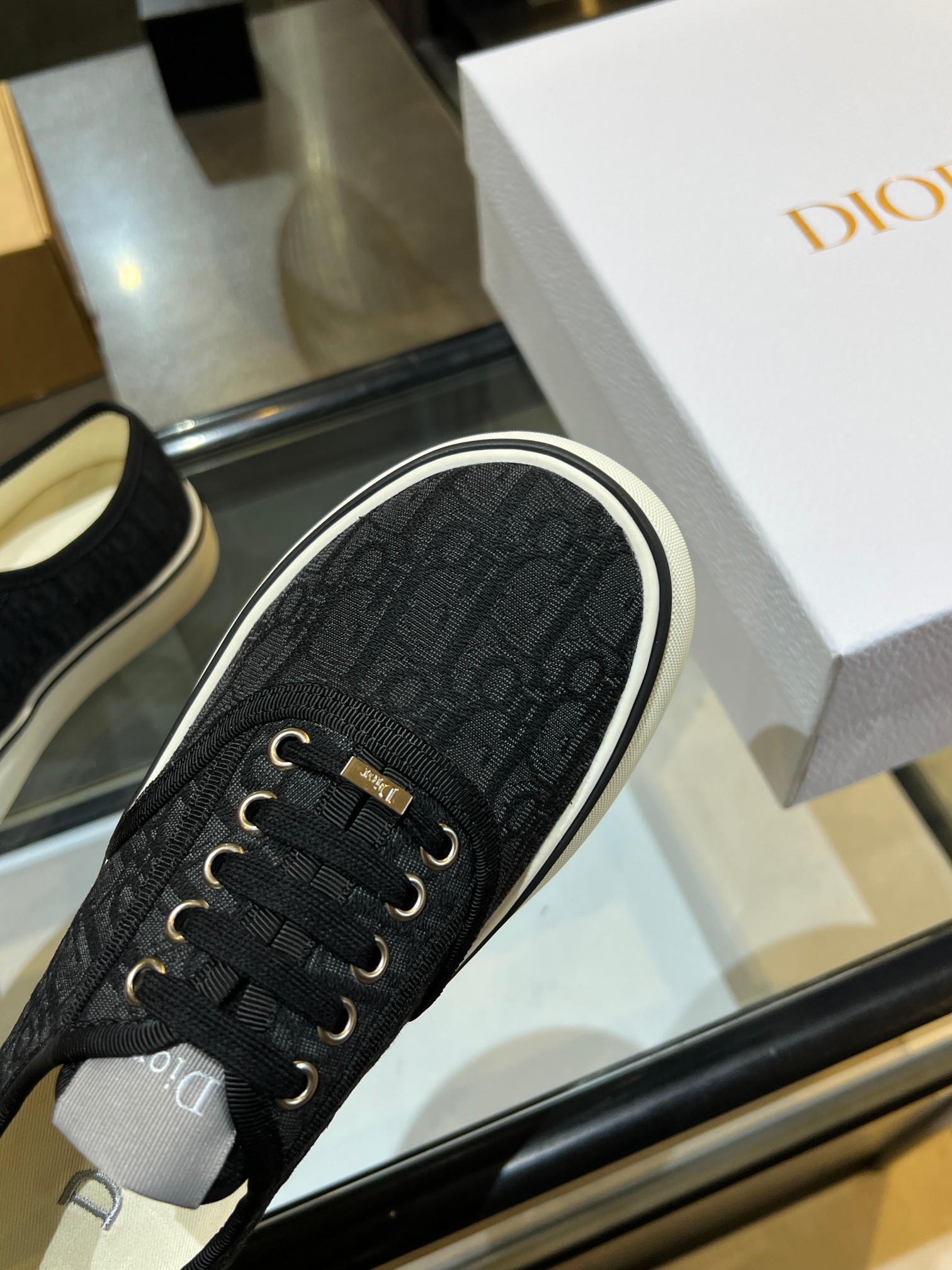 Dior