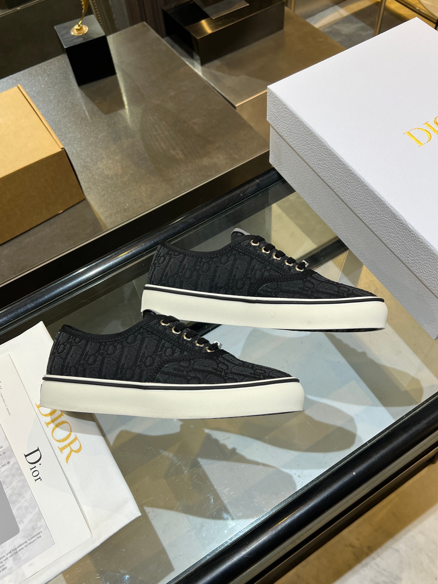 Dior