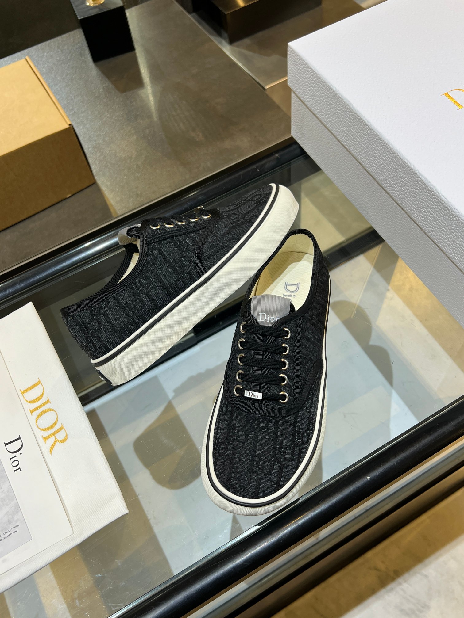 Dior