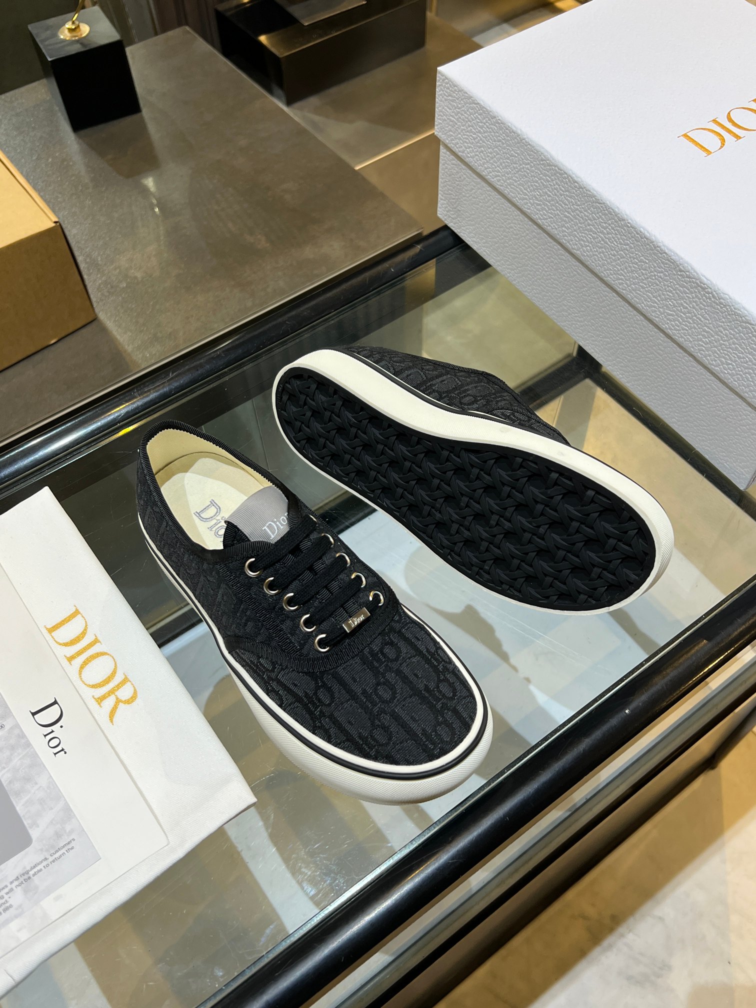 Dior