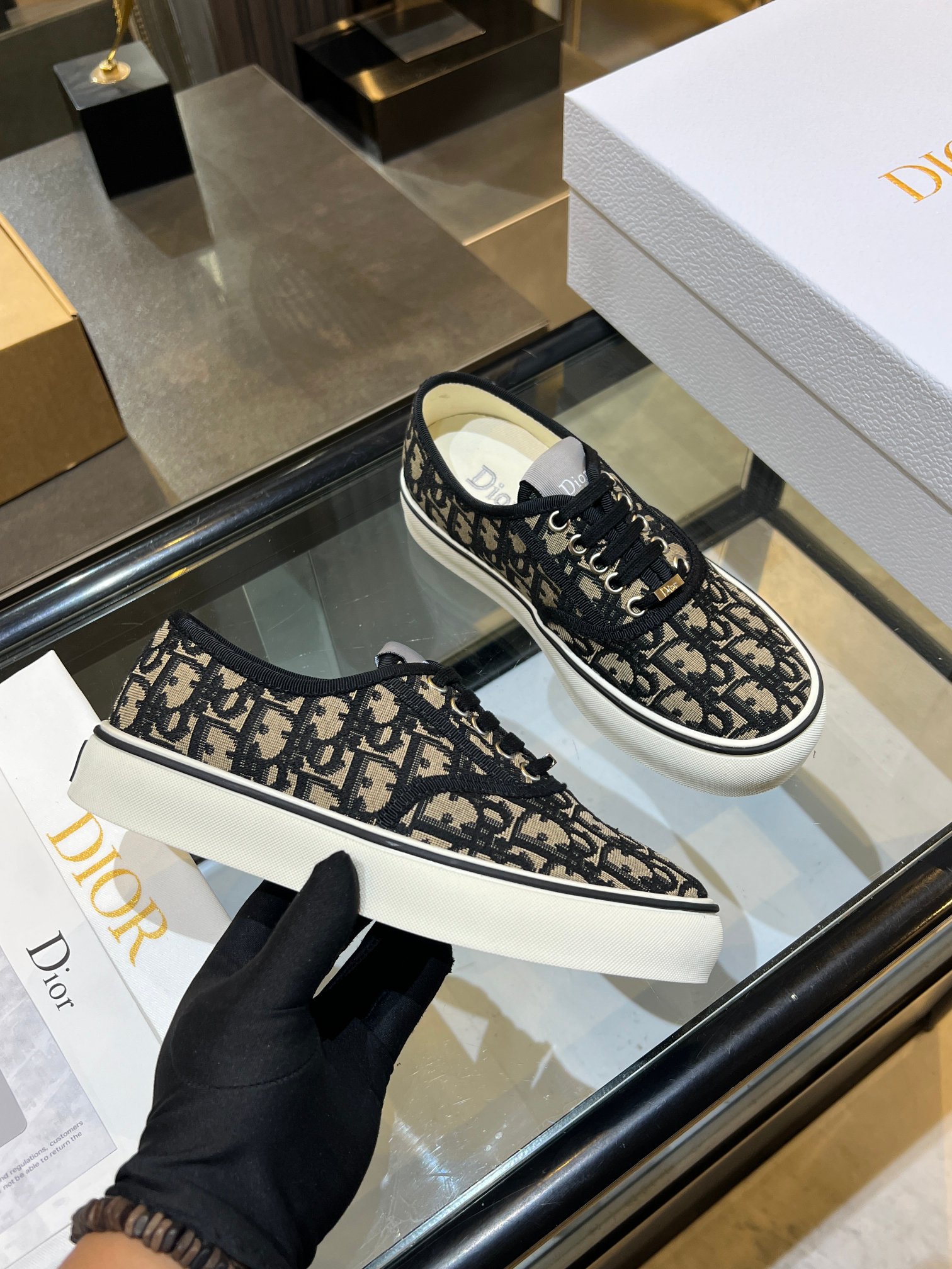 Dior