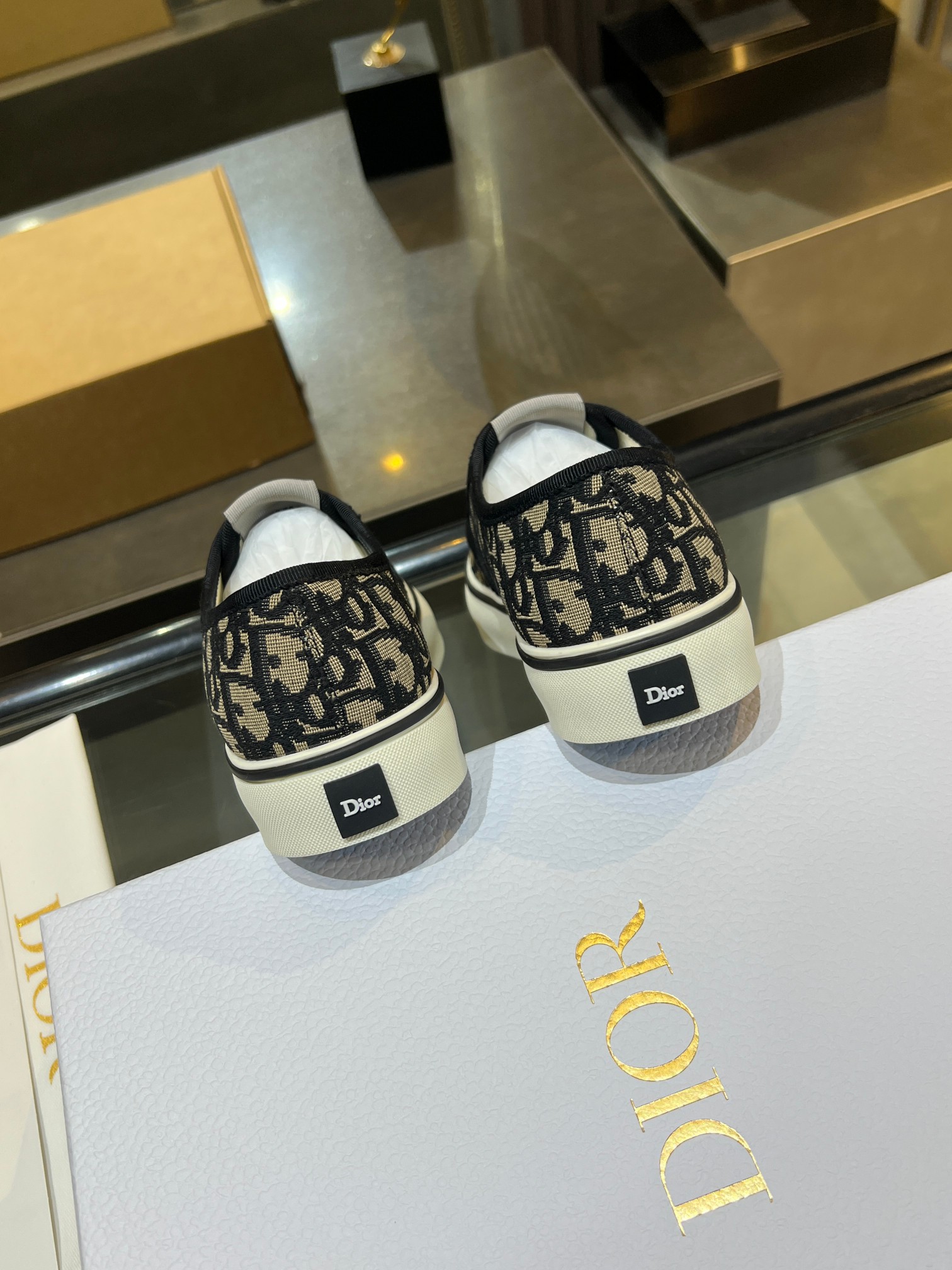 Dior