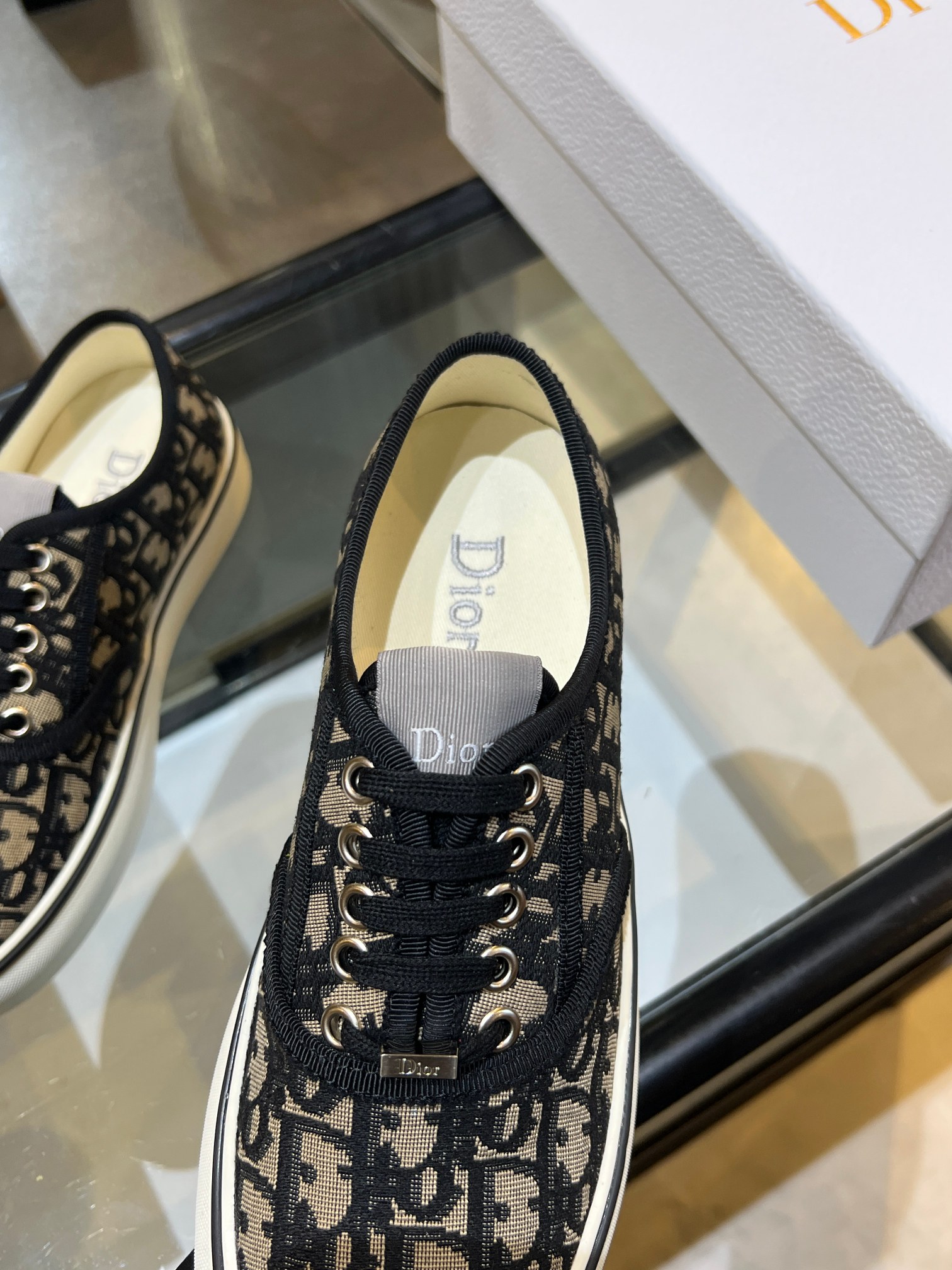 Dior