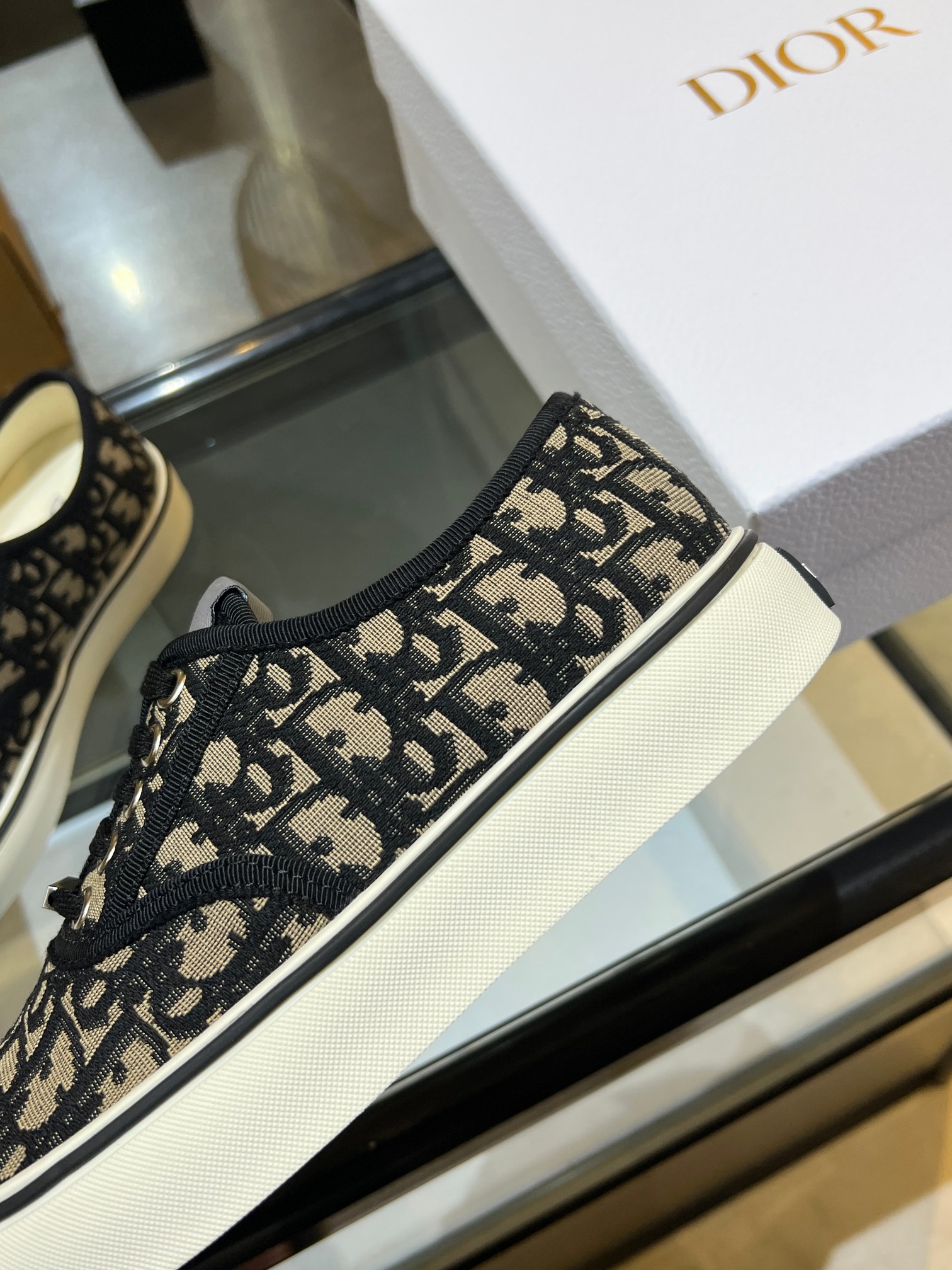 Dior