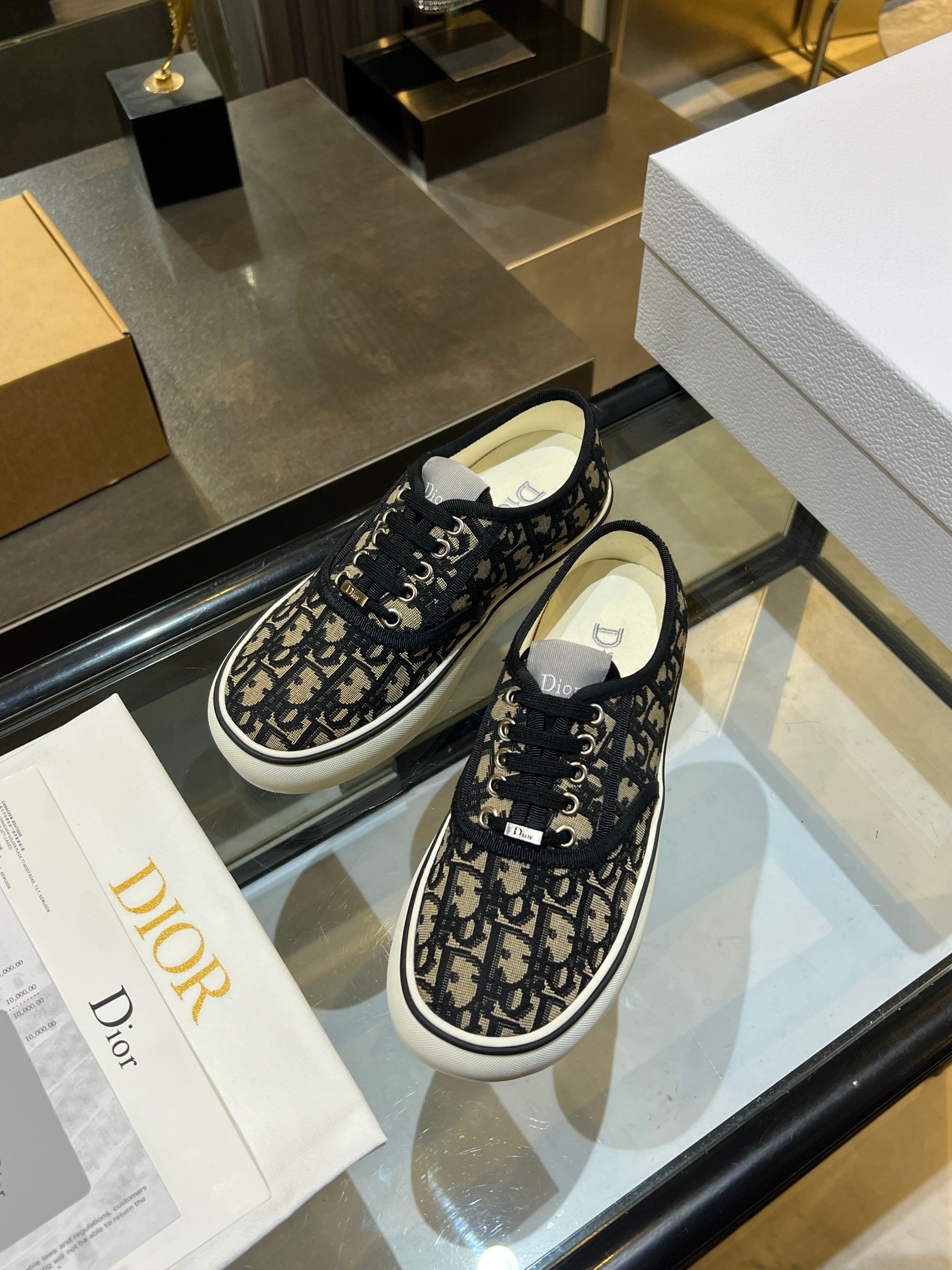 Dior