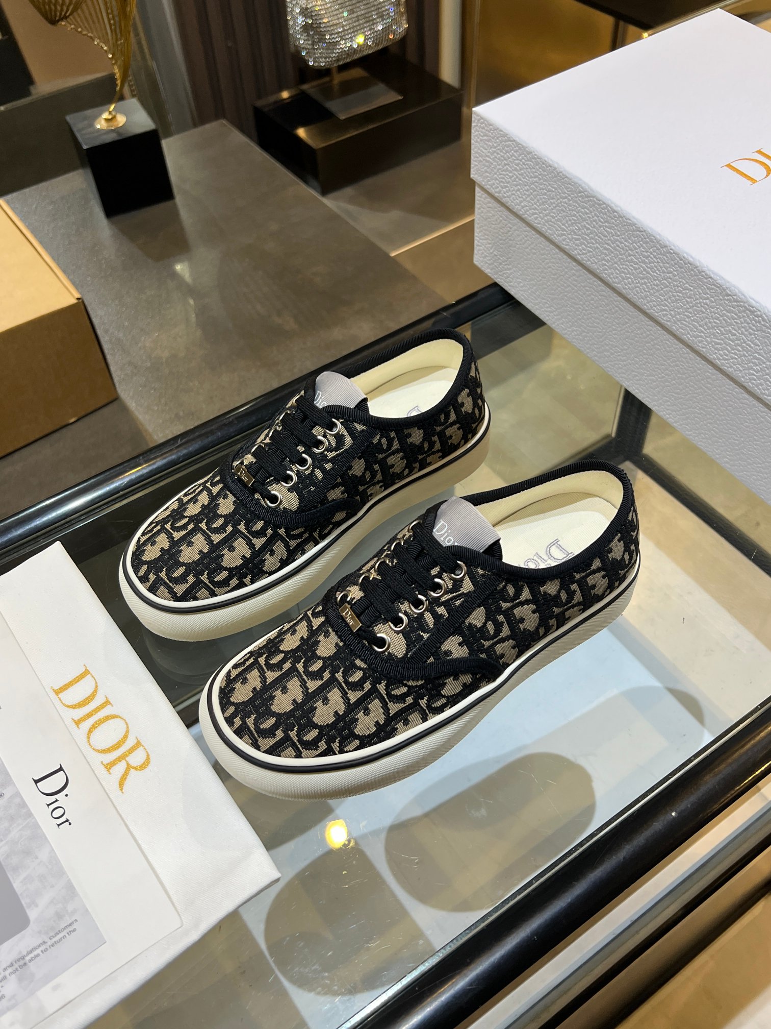 Dior