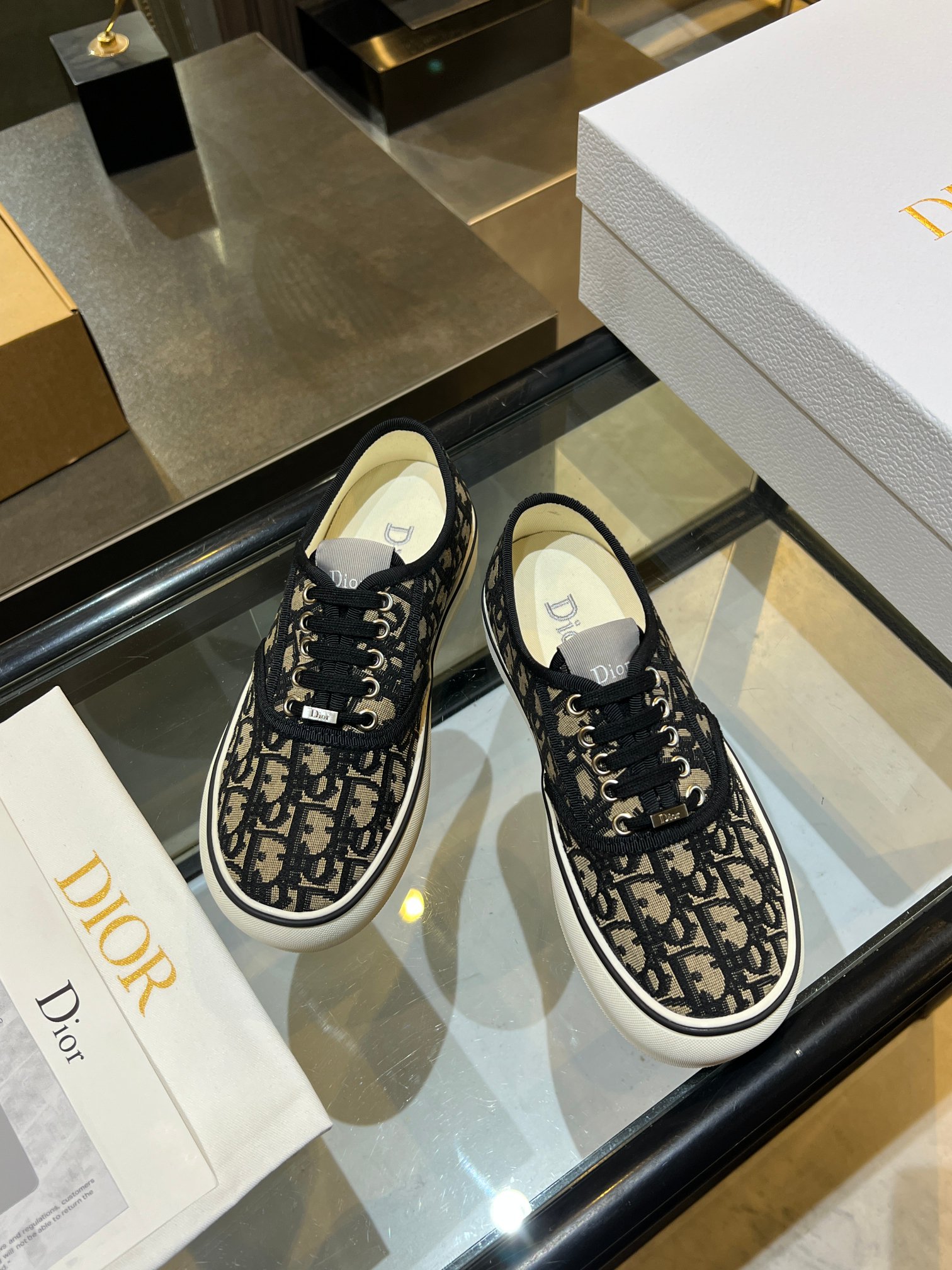 Dior